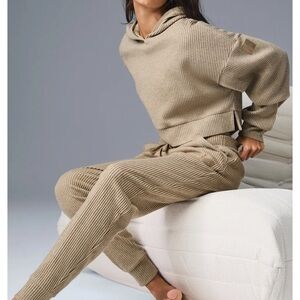 Alo Muse Gravel Sweatshirt Gravel S